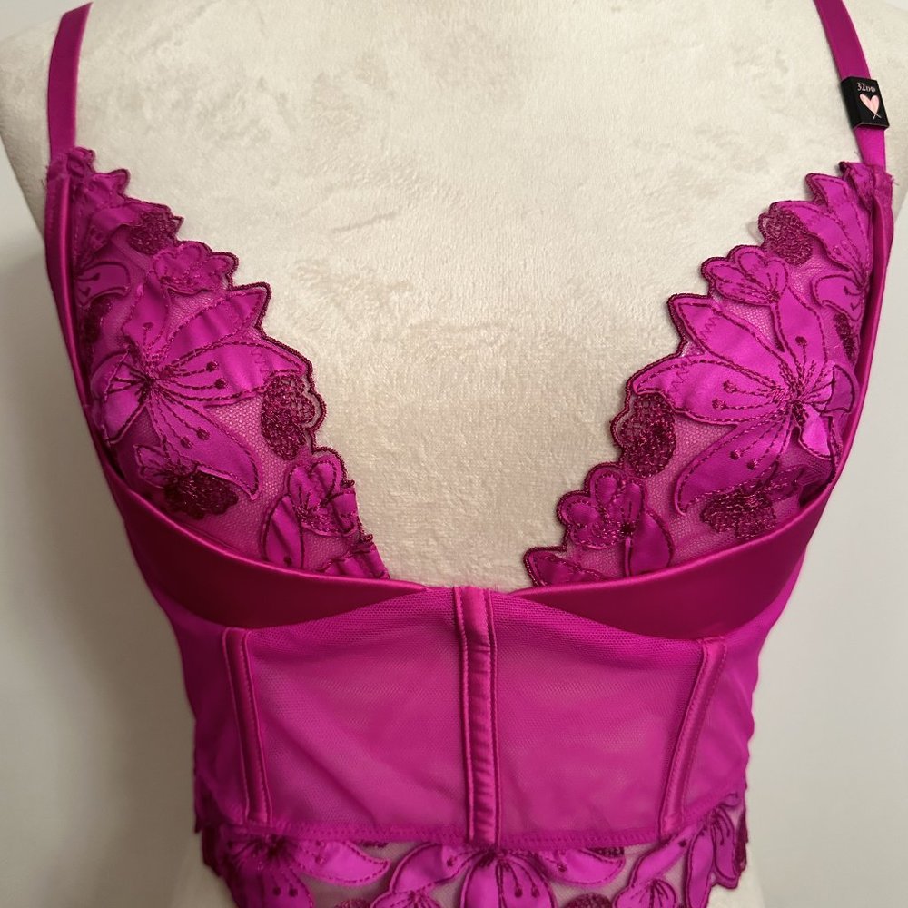Victoria's Secret Sexy Corset Bra - Pink Fuchsia Floral Embroidered - NWT! 32DD